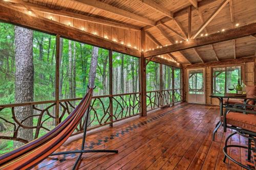 Greentown House | Trails and Creek On-Site Tranquil Greentown Cabin