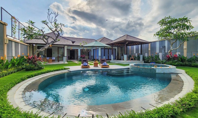 Melayang Villa | Tranquil, 2BR Villa with Pool & Jacuzzi Near Ubud