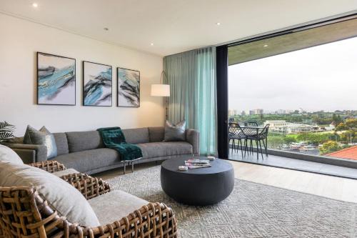 Three Anchor Bay Apartment | Tranquil Apartment on the Promenade