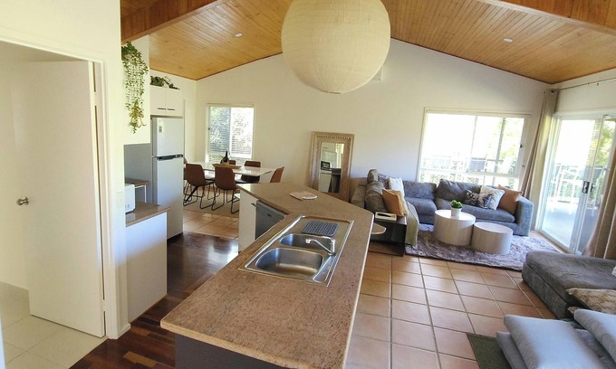 Buderim Villa | Tranquil Bali Inspired Villa. Buderim plus 5 mins from Mooloolaba Oceanfront.