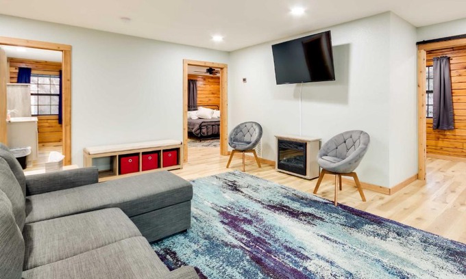 Pineville House | Tranquil Creekside Hideout Families Welcome!