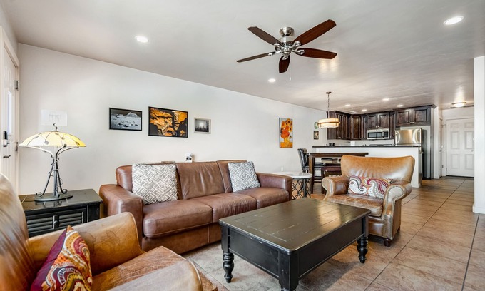 Moab South Valley House | Tranquil desert retreat with great views - shared hot tub, pool, & tennis courts