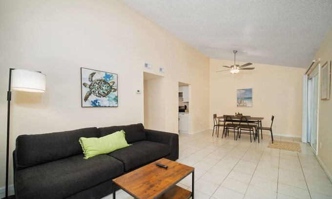 Southside House | Tranquil Escape, Patio, Pet Friendly