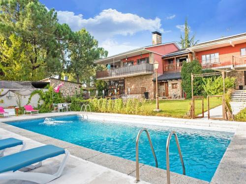 Galapagar House | Tranquil Garden Hideaway
