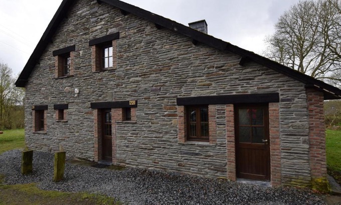 Nadrin House | Tranquil Holiday Home in Houffalize with Barbecue