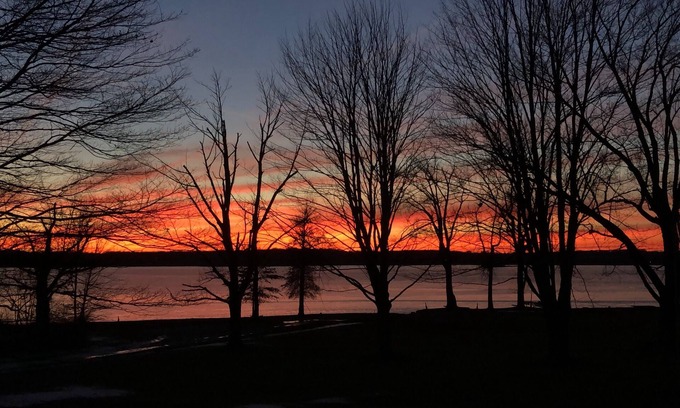 Westford House | Tranquil Lakefront Cottage on Pymatuning with Dock and EV Power