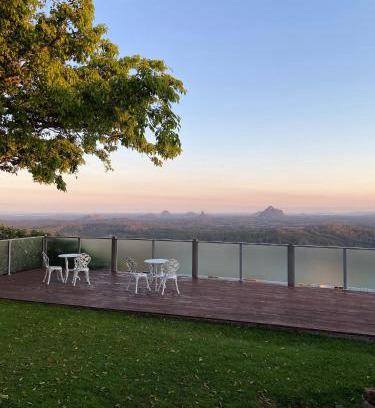 Maleny Hotel | Tranquil Park