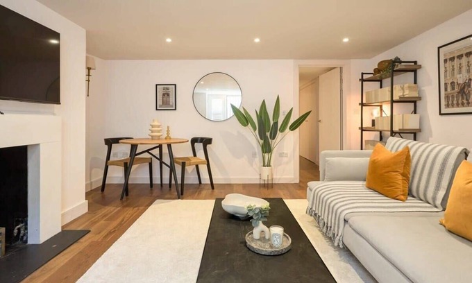 Abbey Road Apartment | Tranquil & Quiet St John's Wood Apartment