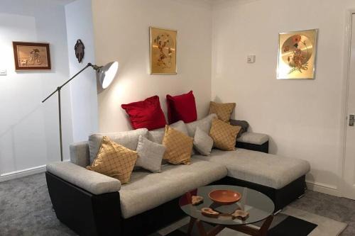 Abertillery Apartment | Tranquil Welsh Mountain Gem, Abertillery, Wales