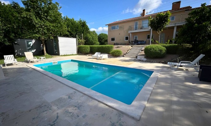 Batalha House | Tranquility and Unforgettable Moments at Casa Colipo