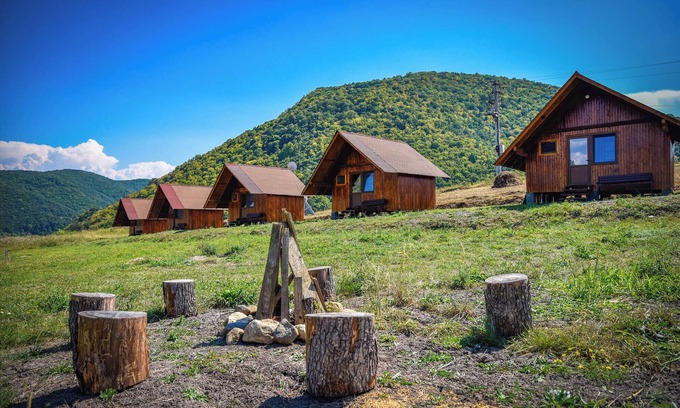 Balsa House | Transylvanian Hideaway with Hot Tub, Bonfire, and Pure Air