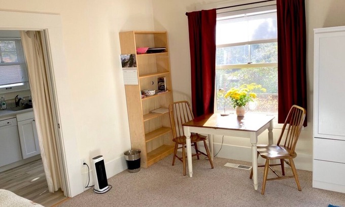 Sebastopol House | Traquil refuge 1 bedroom guesthouse in wonderful Sebastopol