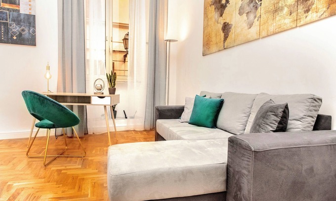 Rione VIII Sant'Eustachio Apartment | TRASTEVERE CAMPO de FIORI ROME by FOOT-NETFLIX-AIRCOND-WIFI