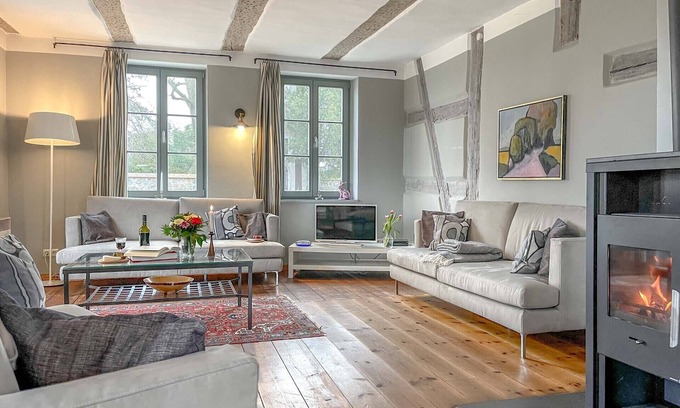Vogelsang House | traumHaff Historic fairytale-like yard of the bargemen on the lagoon, fireplace & garden