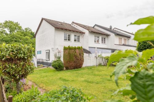 Dreieich House | Traumhaftes Ferienhaus mit zwei Einheiten für bis zu 10 Personen