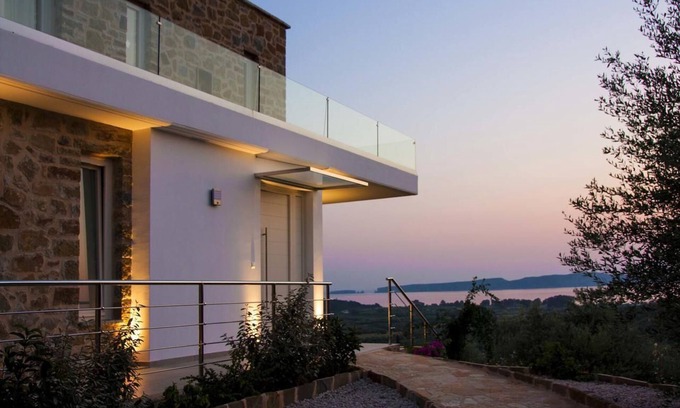 Messinia Villa | Traumvilla mit Blick auf die Bucht von Navarino - 5 min zum Strand und Golfplatz
