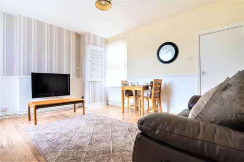 Liverpool Apartment | Travellers Economic Retreat in Orrell Park