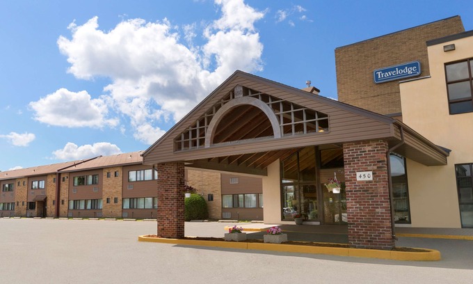 Thunder Bay Hotel | Travelodge by Wyndham Thunder Bay on