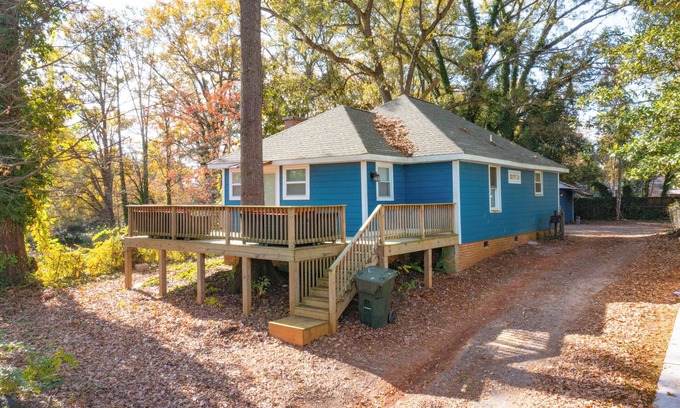 Rock Hill House | Tree House feel overlooking Glencairn Gardens