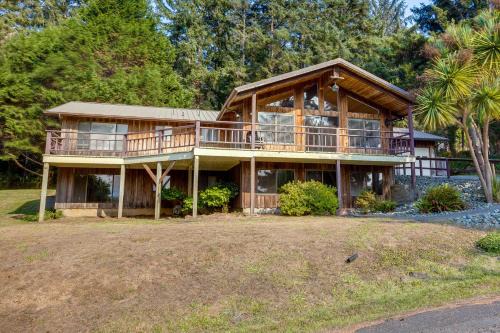 Gold Beach House | Tree-Lined Gold Beach Retreat with Multiple Decks!