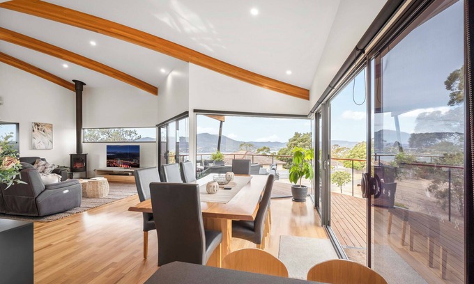 Rosetta House | Tree Top Views - 4 Bedroom House - Rosetta