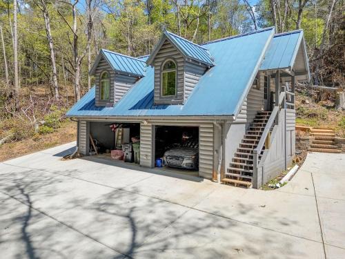 Waleska Apartment | Treehouse couples retreat