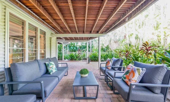 Fannie Bay House | Treehouse in the Tropics Luxe Stay with Pool