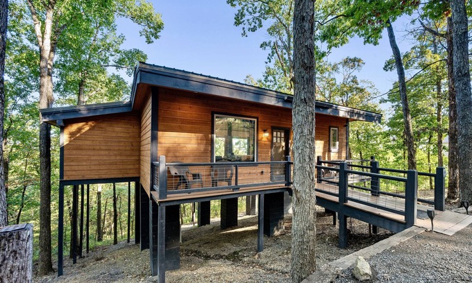 Hochatown Cabin | Treetop Views for Miles! New, Romantic Couples Cabin