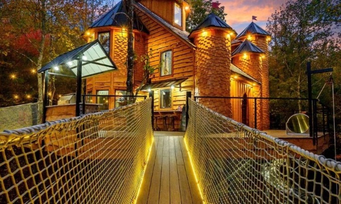 Broken Bow Cabin | Treetopia Treehouse!Waterfall!3Story Slide!OutdoorBed!Nest Hottub!Sauna!