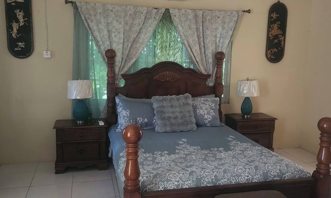 West End House | Tremendous building with AC in Negril