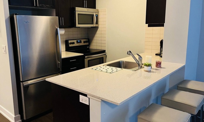 Etobicoke Condo | Trendy Toronto Condo close to airport and downtown!