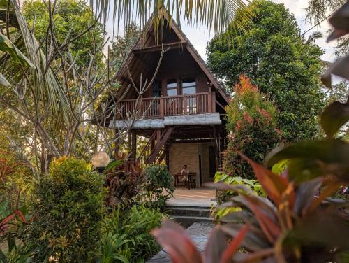 Sukasada House | Triangle Cottage, Near 7 waterfall in north Bali