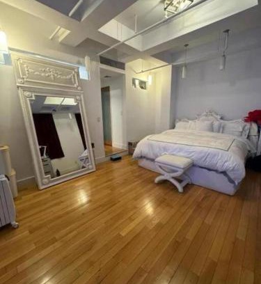 Tribeca Apartment | Tribecca Modern Brickwal 3BR 2BA