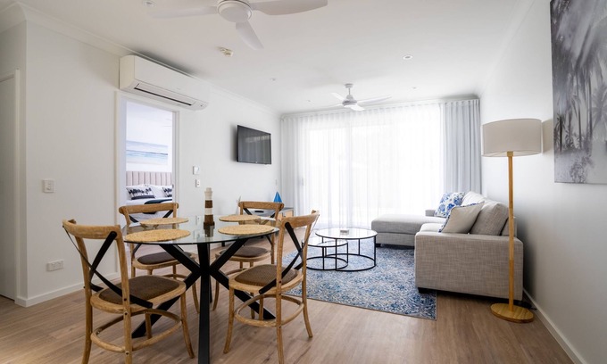 Trinity Beach Apartment | Trinity Collective - Classic One Bedroom Apartment Home away from home.