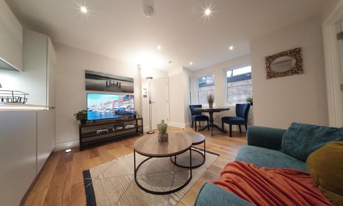St Albans Apartment | Trinity House By Ritual Stays