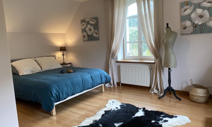 Entraygues-sur-Truyere House | Triple room-Panoramic-Wet room-Countryside view