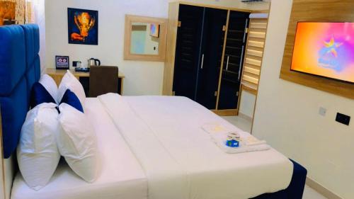 Okpanam Hotel | Triple J Universal Hotel and Suites