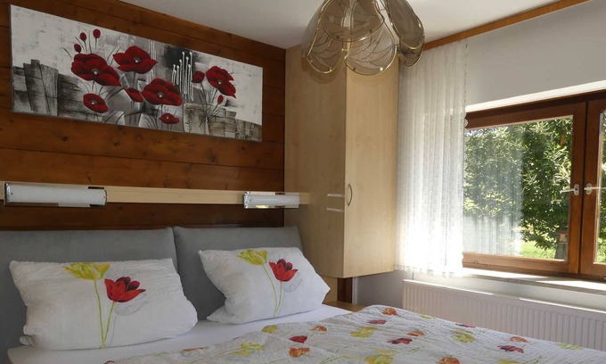 Obersensbach Cottage | Triple Room 2 without Balcony - Pension Holzerstube