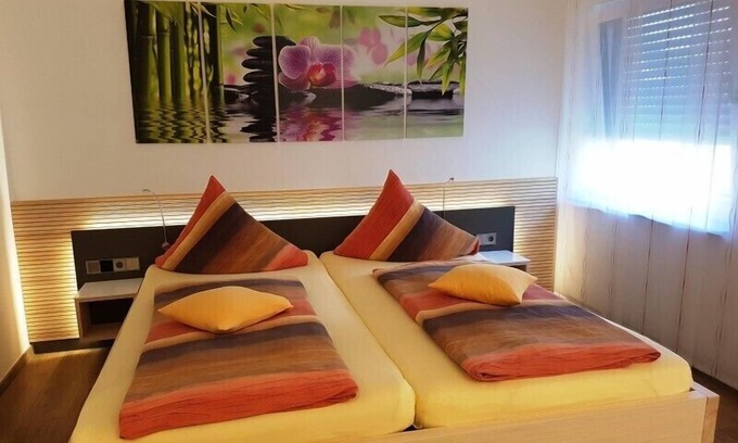 Sigmaringen Apartment | Triple room with bath or shower and WC