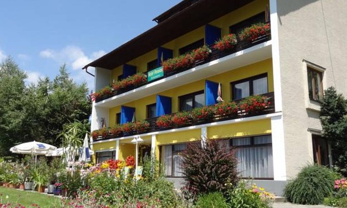 Ossiach Cottage | Triple room with balcony and lake view - Hotel-Pension Brönimann