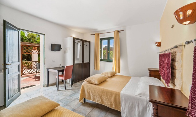Gonnesa Apartment | Triple room with shared pool and kitchen, Wi-Fi and air conditioning