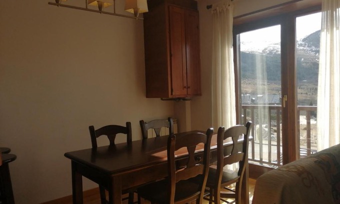 Taull Apartment | Triplex con chimenea y balcón Erta 4