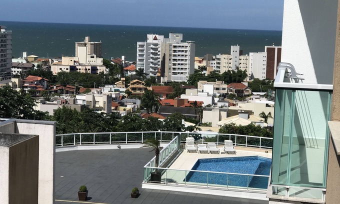 Praia dos Amores House | TRIPLEX HOUSE/POOL/4 SPACES/AIR CONDITIONING/BARBECUE