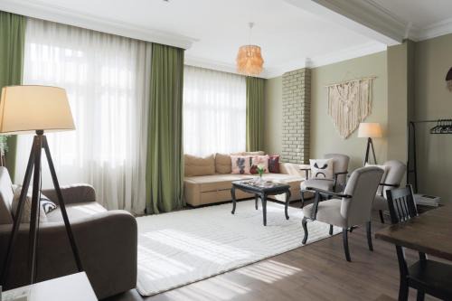 Taksim Apartment | Triplex In the Heart of Taksim for Big Groups and Familes