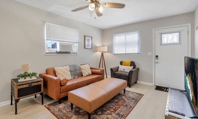 Franklin Park Apartment | Trolley District Treasure 1 BR Apt!