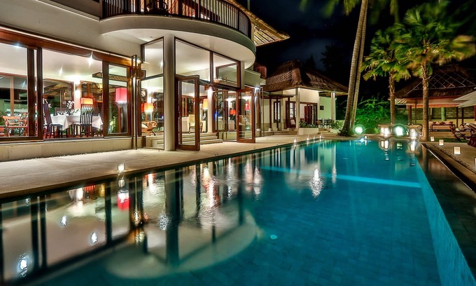 Candi Dasa Villa | Tropical Contemporary Style 4BR Villa, Ocean View - 8Min Drive to Baliana Beach!