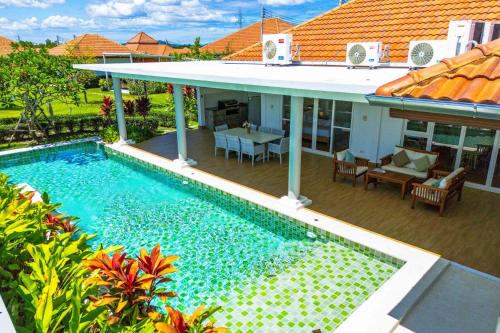 Hua Hin Apartment | Tropical Family Villa with Pool Garden ML103