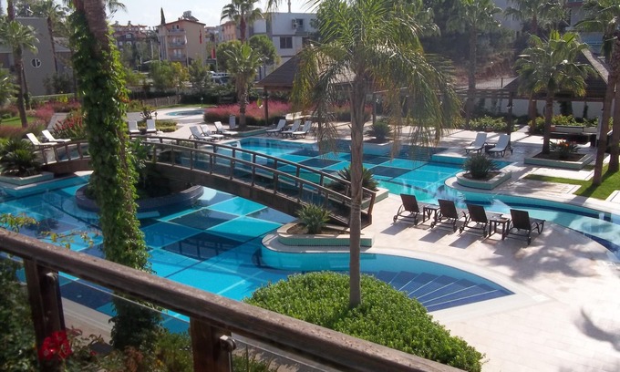 Side Apartment | TROPICAL GARDENS 2 BED 2ND FLOOR HOME