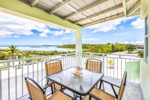 Ocean Point House | Tropical Jungle Oasis with Lagoon Views, Good WiFi