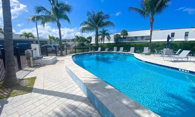 Singer Island Apartment | "Tropical Oasis" by the beach & shops, with pool
